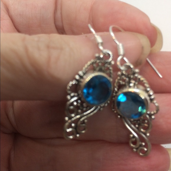 💎🌀BLUE TOPAZ STERLING SILVER EARRINGS - Picture 3 of 5